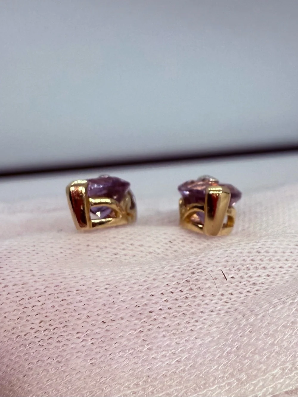 10k Yellow & White Gold Heart-Shaped Purple Amethyst Stud Earrings! - Picture 5 of 12